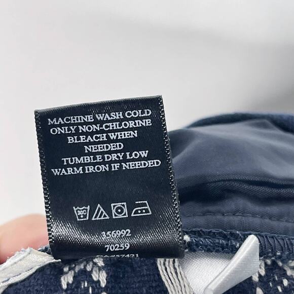 Ann Taylor Size 8 Navy Blue Cream Embroidered Cotton Shorts Flat Front Casual - Picture 8 of 8